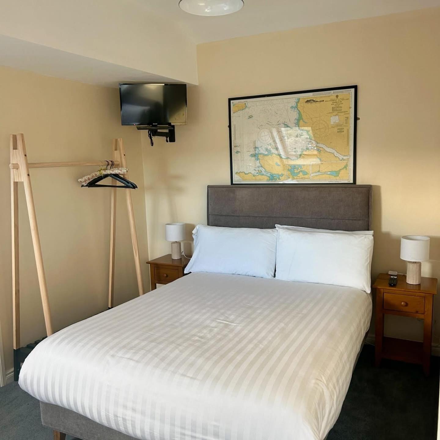 Oliver'S Seafood Bar, Bed & Breakfast Cleggan Ngoại thất bức ảnh