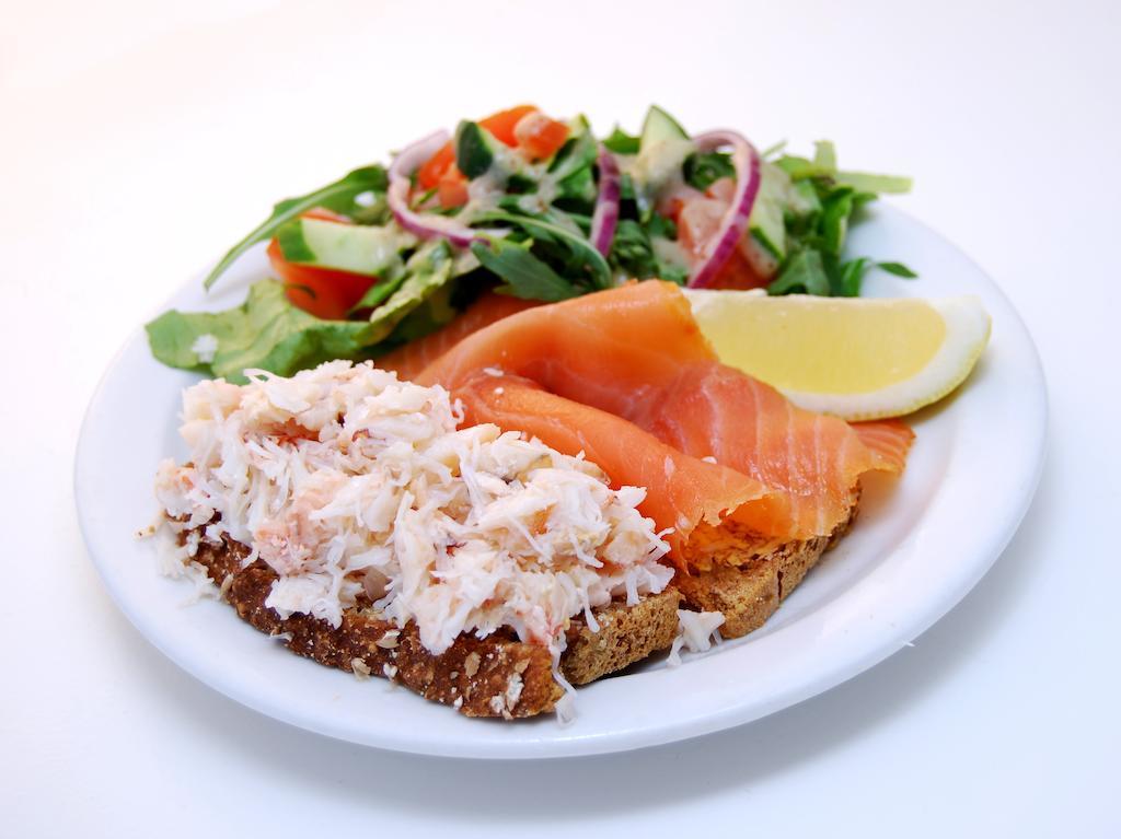 Oliver'S Seafood Bar, Bed & Breakfast Cleggan Ngoại thất bức ảnh
